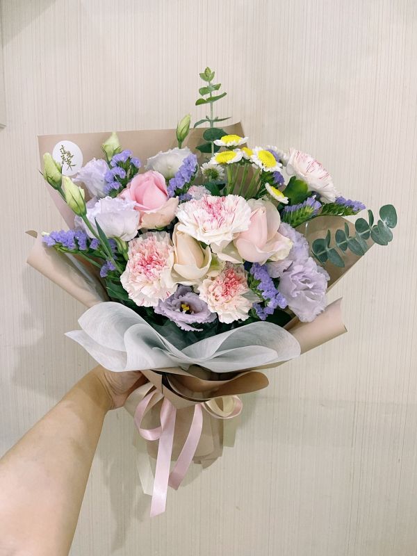 闆娘款客製花束＄1000~$3000 乾燥花,永生花,永恆花,鮮花,花束,情人節花束,母親節花束,畢業花束