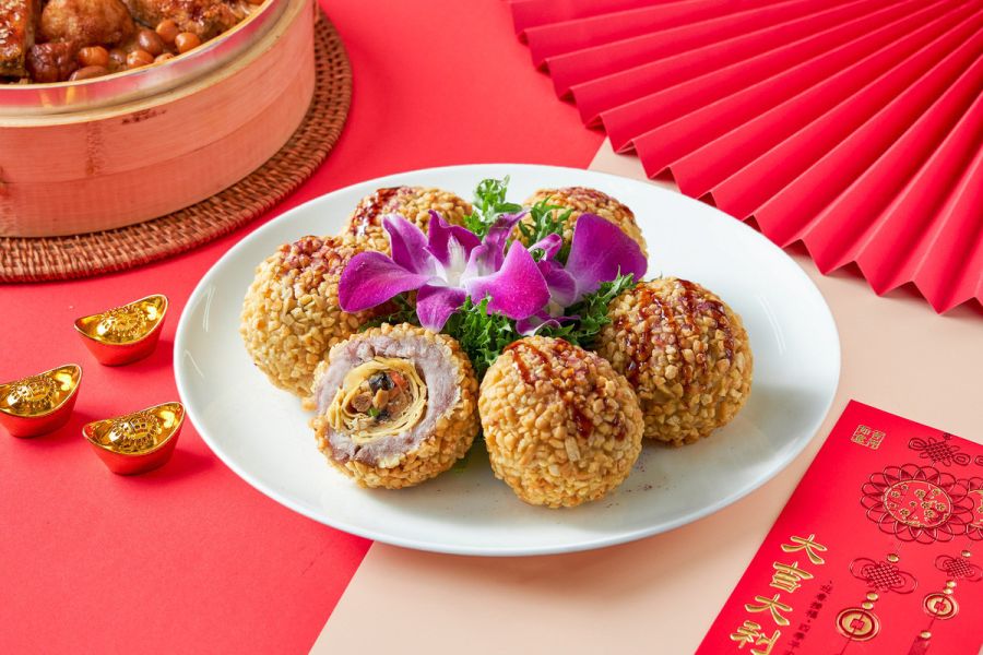 《駿馬奔騰福迎春》鹽之花杏仁芋泥鴨 蒲燒,曼餘,猴頭菇,米糕, 2026, 年菜, 素食,純素 ,蔬食,佛跳牆,海味鮮菇筍絲羹,鹽之花,杏仁,芋泥鴨,黑松露,小魚乾,椒麻,川味,口水雞,糖醋,咕咾肉,