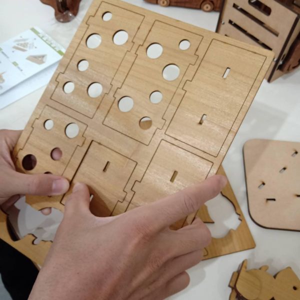 【全館現貨】卷木森活館【黃金鼠筆筒】DIY 組裝 木製玩具 模型 動手做 辦公室 小物 收納 