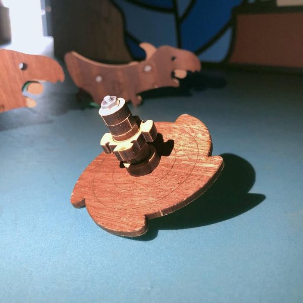 【全館現貨】卷木森活館【大／小 暴龍造型 戰鬥陀螺】DIY 組裝 木製玩具 模型 動手做 兒童玩具 雙人 多人對戰 團體遊戲 