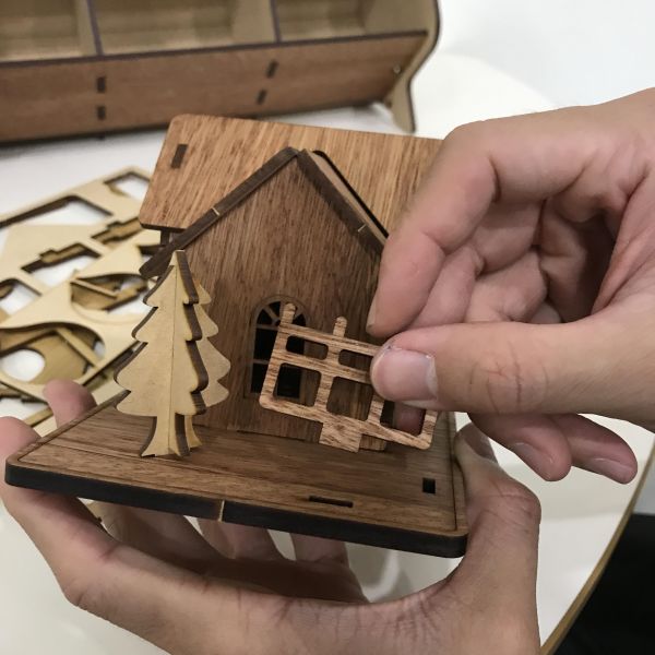 現貨【小木屋 造型 存錢筒】DIY 組裝 文具 存錢罐 木製玩具 動手做 聖誕節 交換禮物 可愛 療癒 