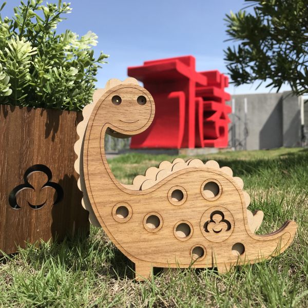 【全館現貨】卷木森活館【脖子短短 腕龍筆筒】恐龍 造型 DIY 組裝 木製玩具 模型 動手做 兒童玩具 辦公室 