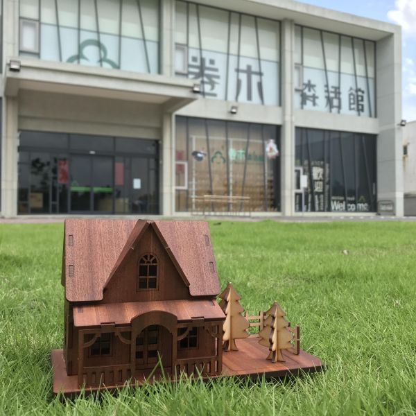 現貨【小木屋 造型 存錢筒】DIY 組裝 文具 存錢罐 木製玩具 動手做 聖誕節 交換禮物 可愛 療癒 