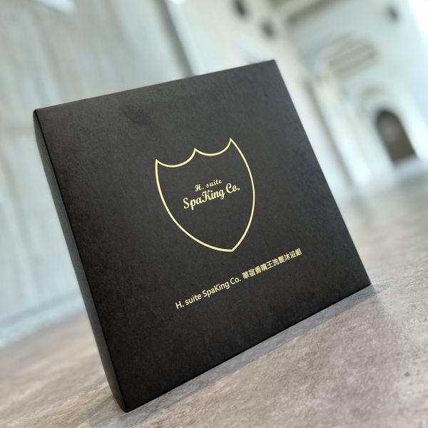 【現貨】華宿H.suite｜檀香香氛洗沐禮盒組｜洗髮乳沐浴乳｜交換禮物｜木質調｜聖誕｜香水｜生日禮物｜節慶禮盒｜企業贈禮 檀香沐浴乳, 木質調香氛, 洗沐禮盒, 華宿H.suite, 交換禮物推薦, 生日禮物, 企業送禮,洗髮精,沐浴乳,飯店,香氛,質感禮盒