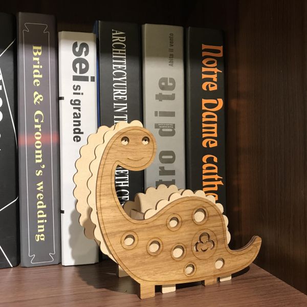 【全館現貨】卷木森活館【脖子短短 腕龍筆筒】恐龍 造型 DIY 組裝 木製玩具 模型 動手做 兒童玩具 辦公室 