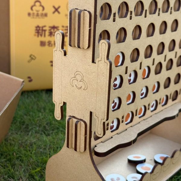 【新森活聯名禮盒】美味職人四子棋 X 新口味蛋黃酥 (限量版) 新口味蛋黃酥, 卷木森活館, 鹿港伴手禮推薦, 蛋黃酥聯名禮盒, 四子棋 DIY, 親子手作禮物, 彰化旅遊必買, 兒童節禮盒, 五一勞動節活動, 職人手作