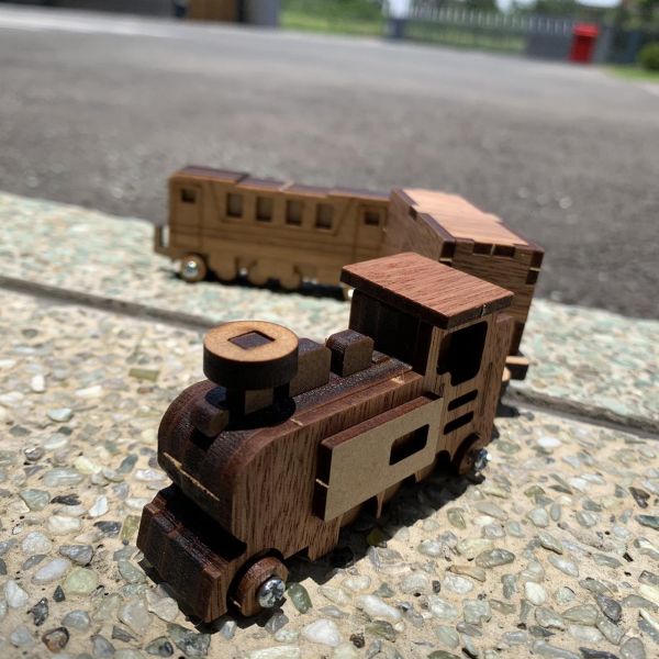 【全館現貨】卷木森活館【小火車】手作 DIY 組裝 木製玩具 動手做 交通工具 模型 玩具車 火車 