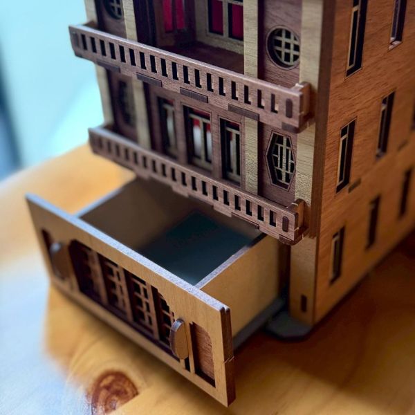 【現貨】筆筒 桌上收納 木製筆筒 文具收納 創意筆筒 桌面收納 桌面小物 辦公室收納 禮品 鹿港 餅店 建築物 