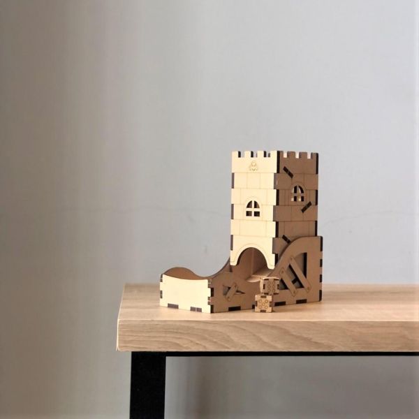 【全館現貨】【骰子塔 (附槌子)】骰子 十八豆子 桌遊 遊戲 DIY 組裝 木製玩具 動手做 兒童玩具 益智遊戲 