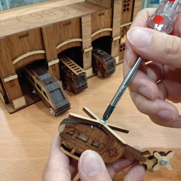 【全館現貨】卷木森活館【消防局】建築物 手作 DIY 組裝 木製玩具 動手做 交通工具 模型 玩具車 