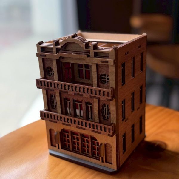 【現貨】筆筒 桌上收納 木製筆筒 文具收納 創意筆筒 桌面收納 桌面小物 辦公室收納 禮品 鹿港 餅店 建築物 