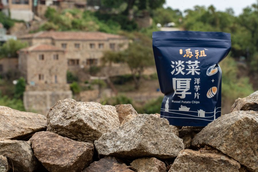 來自馬祖大海的味道︱淡菜厚洋芋片 馬祖淡菜洋芋片,馬祖伴手禮推薦,厚切洋芋片,淡菜零食,馬祖必買美食,海鮮口味零嘴,特色地區零食