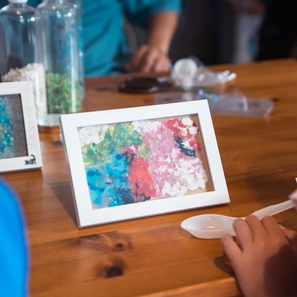 永續教育︱海塑永續畫 海塑永續畫體驗,海洋廢棄物環境教育,ESG 永續體驗活動,資源循環教育課程,海廢再生藝術,企業永續活動推薦,環境教育工作坊