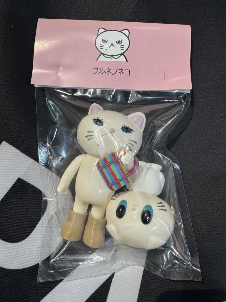 flune芙露內貓咪｜白色 台灣限定 Flune Shop, フルネ, 芙露內貓咪, フルネネコ, Charmy Chan, 日本設計玩具, 日本藝術玩具, Designer Toy, Art Toy, 台灣限定, 茄芷袋, 小籠包公仔, 貓咪公仔, 日本收藏玩具, 軟膠玩具, Sofubi, 台日聯名, 限定公仔, Flune Shop Taiwan Exclusive, Space3 Store
