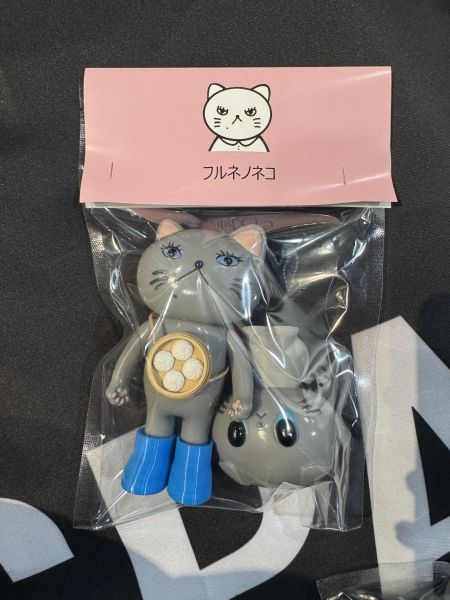 flune芙露內貓咪｜灰色 台灣限定 Flune Shop, フルネ, 芙露內貓咪, フルネネコ, Charmy Chan, 日本設計玩具, 日本藝術玩具, Designer Toy, Art Toy, 台灣限定, 茄芷袋, 小籠包公仔, 貓咪公仔, 日本收藏玩具, 軟膠玩具, Sofubi, 台日聯名, 限定公仔, Flune Shop Taiwan Exclusive, Space3 Store