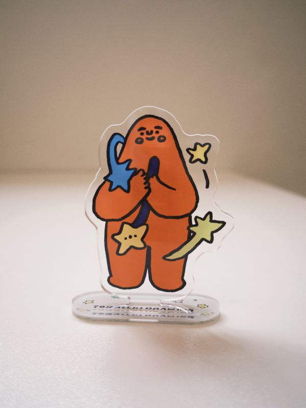 杜波奇｜《星星日常》壓克力立牌系列 杜波奇, toballkidrawing, 壓克力立牌, 插畫立牌, 設計師公仔, 桌上擺飾, 療癒系商品, 插畫角色, 收藏擺飾, 禮物推薦, 插畫設計, 生活風格選物, 星星日常系列