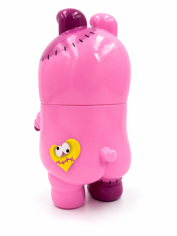 KAMEN|殭屍松阪豬 KAMEN、殭屍松阪豬、LOVE版、萬聖節版、sofubi、台灣軟膠、藝術玩具、設計師玩具、潮流玩具、公仔收藏、怪獸軟膠、原創角色、Halloween toy、soft vinyl toy