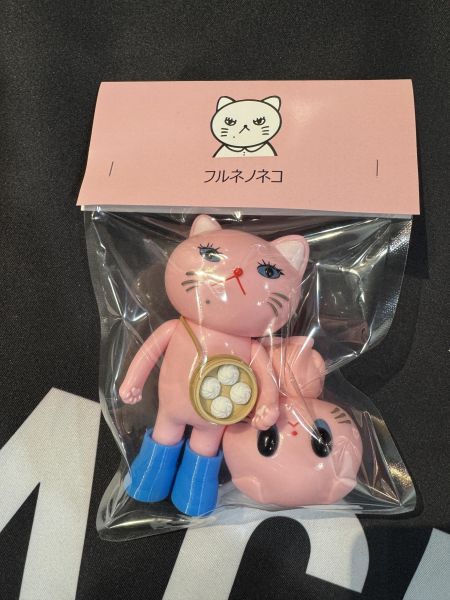 flune芙露內貓咪｜粉色 台灣限定 Flune Shop, フルネ, 芙露內貓咪, フルネネコ, Charmy Chan, 日本設計玩具, 日本藝術玩具, Designer Toy, Art Toy, 台灣限定, 茄芷袋, 小籠包公仔, 貓咪公仔, 日本收藏玩具, 軟膠玩具, Sofubi, 台日聯名, 限定公仔, Flune Shop Taiwan Exclusive, Space3 Store