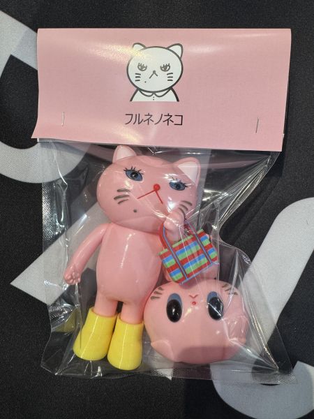 flune芙露內貓咪｜粉色 台灣限定 Flune Shop, フルネ, 芙露內貓咪, フルネネコ, Charmy Chan, 日本設計玩具, 日本藝術玩具, Designer Toy, Art Toy, 台灣限定, 茄芷袋, 小籠包公仔, 貓咪公仔, 日本收藏玩具, 軟膠玩具, Sofubi, 台日聯名, 限定公仔, Flune Shop Taiwan Exclusive, Space3 Store