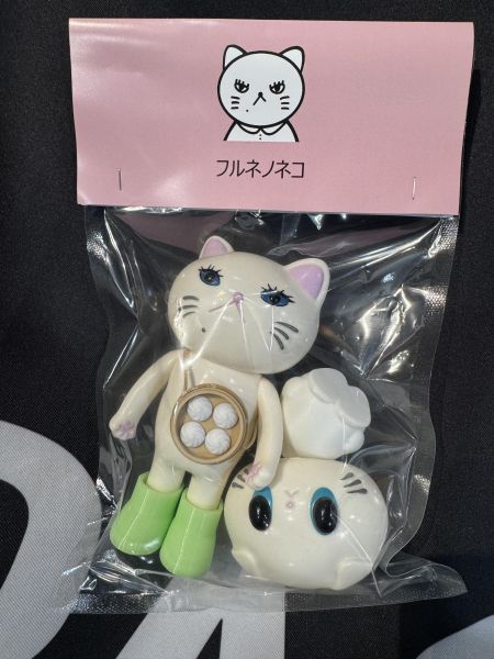 flune芙露內貓咪｜白色 台灣限定 Flune Shop, フルネ, 芙露內貓咪, フルネネコ, Charmy Chan, 日本設計玩具, 日本藝術玩具, Designer Toy, Art Toy, 台灣限定, 茄芷袋, 小籠包公仔, 貓咪公仔, 日本收藏玩具, 軟膠玩具, Sofubi, 台日聯名, 限定公仔, Flune Shop Taiwan Exclusive, Space3 Store
