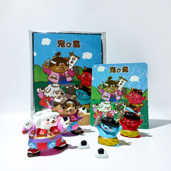 女木島鬼之城- 桃太郎傳說改編, 成功用飯團擊敗鬼怪！ 女木島
鬼之城
桃太郎公仔
飯團公仔
日本傳說
童話改編
療癒擺飾
可愛公仔
設計師公仔
原創設計
藝術玩具
桌上擺飾
收藏公仔
送禮推薦
stretching_bear
拉筋熊