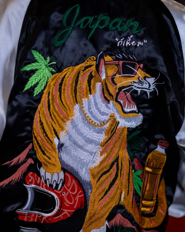 快樂老虎 橫須賀外套 