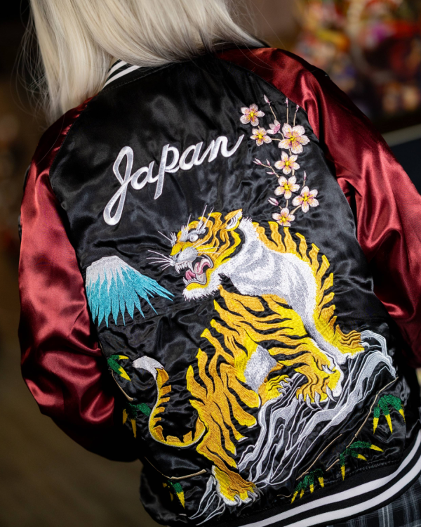 龍爭虎鬥(紅) 雙面穿橫須賀外套 