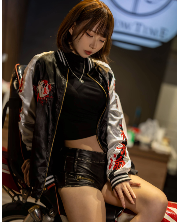 ItsShowTime X 周感恩 聯名橫須賀外套 