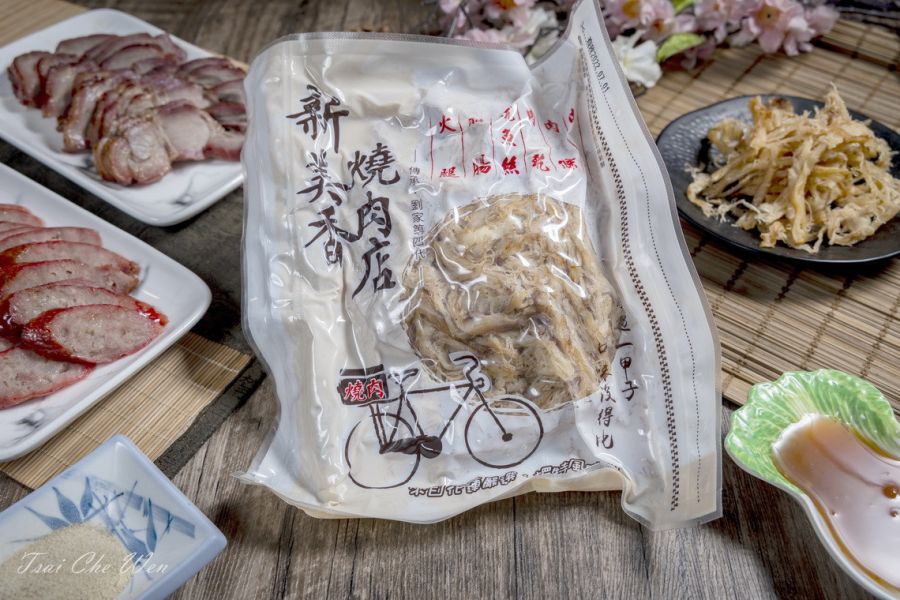 魷魚絲 手工、豬肉乾、火腿、臘腸、臘肉、年貨、伴手禮
烤雞、烤鴨、雞腿、雞翅、烤豬肝、豬舌、脆皮肉、叉燒
紅燒腸、烤豬肋排,烤豬頭皮