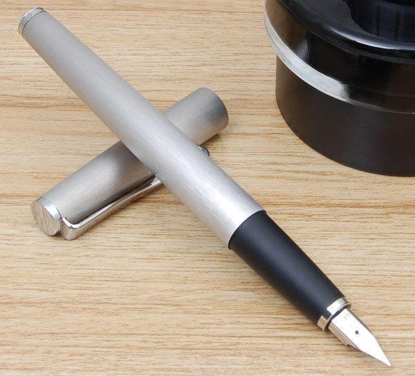 LAMY studio 演藝家系列 刷紋霧亮鋼筆(65) 三種筆尖可選 