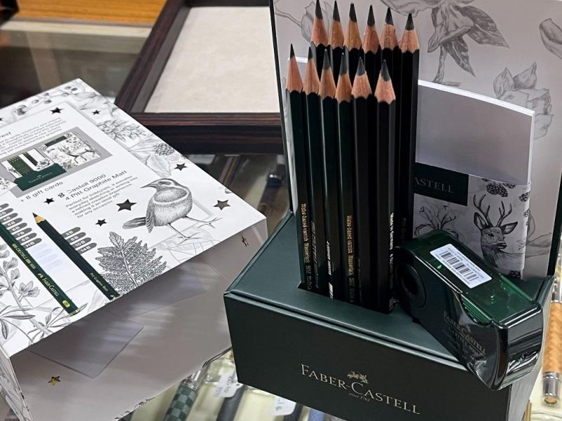 Faber-Castell 輝柏 藝術家專家級素描鉛筆星空禮盒 贈獨家削筆器 亞光素描鉛筆(219090) 