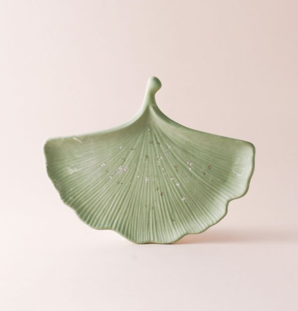 秋光銀杏 | 銀箔杏葉盤創作課 Autumn Ginkgo | Silver Foil Ginkgo Leaf Tray Making Workshop 銀箔杏葉盤、銀箔手作、杏葉盤手作、永續手作、永續工藝、秋季手作、秋季限定課程、生活美學、手作課程、台北手作課程、台北生活美學、手作體驗、自然紋理創作、礦物質感手作、久號、久久學堂