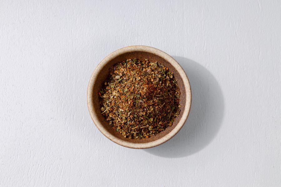 希臘綜合香料  Greek seasoning 希臘綜合香料, 希臘烤肉香料, 地中海辛香料, 希臘風味調味粉, 奧勒岡綜合香料,希臘烤肉串 (Souvlaki), 希臘沙拉調味, 橄欖油沾醬, 烤羊排香料, 地中海燉菜