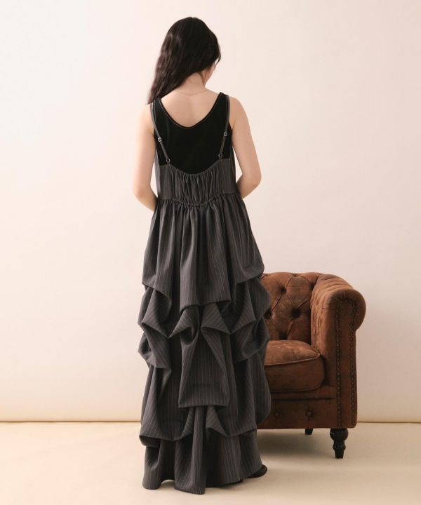 褶皺蓬鬆吊帶洋 