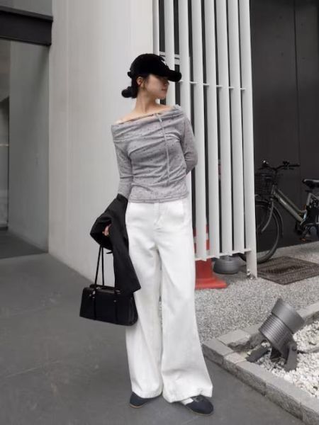 透膚點點露肩上衣 