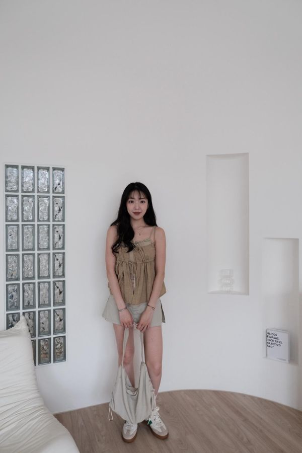 奶杏側開衩褲裙 