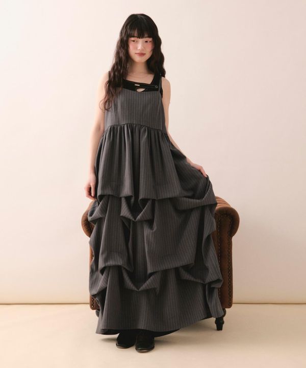 褶皺蓬鬆吊帶洋 