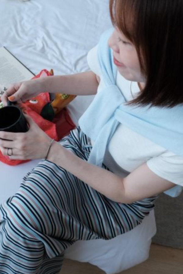 雲朵透膚上衣 