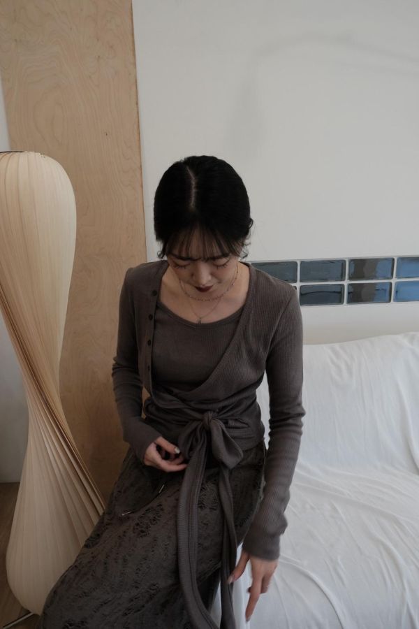 柔霧天絲綁帶上衣 
