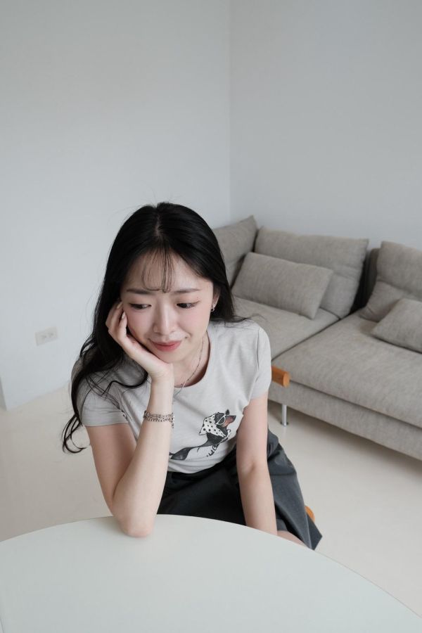 法式臘腸印花TEE 