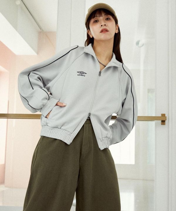 Umbro聯名滾邊運動外 