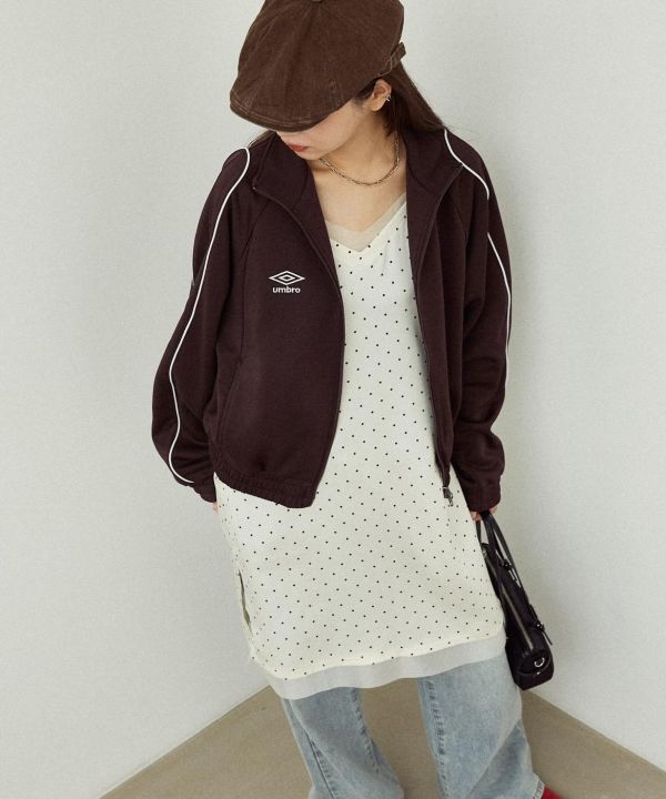 Umbro聯名滾邊運動外 