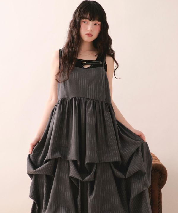 褶皺蓬鬆吊帶洋 