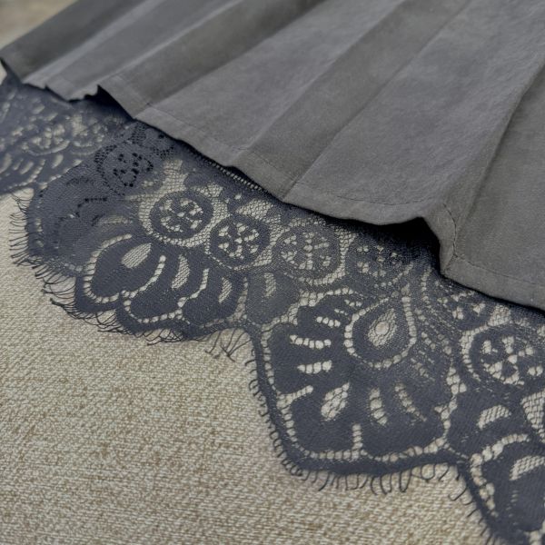 蕾絲滾邊黑色通勤百搭西裝長裙 女上衣 / 二手女裝 / 穿搭/A字 / 寬鬆 /傘狀裙擺韓系簡約寬鬆風 / 上班通勤風