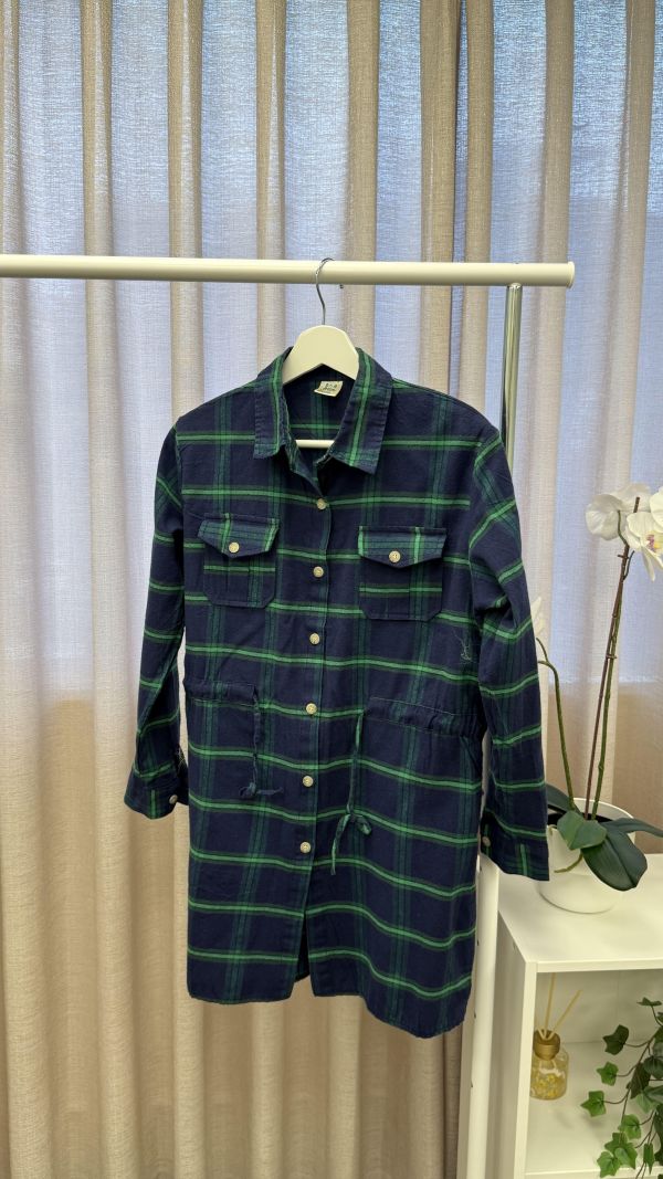 藍綠格紋修身長襯衫 女上衣 / 二手女裝 / 穿搭/襯衫/日常/休閒/長版