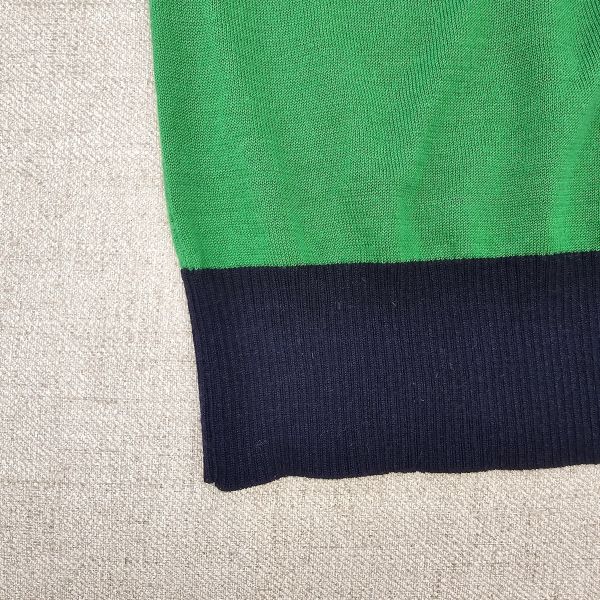 活力綠帶領領薄針織上衣 女上衣 / 二手女裝 / 穿搭