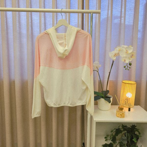 粉白連帽運動系防曬外套 女上衣 / 二手女裝 / 穿搭