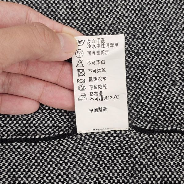 黑蕾絲印花柔軟厚毛衣 女上衣 / 二手女裝 / 穿搭