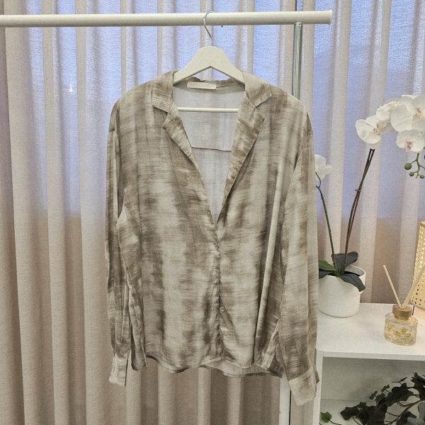 棕大理石印花微透襯衫 女上衣 / 二手女裝 / 穿搭