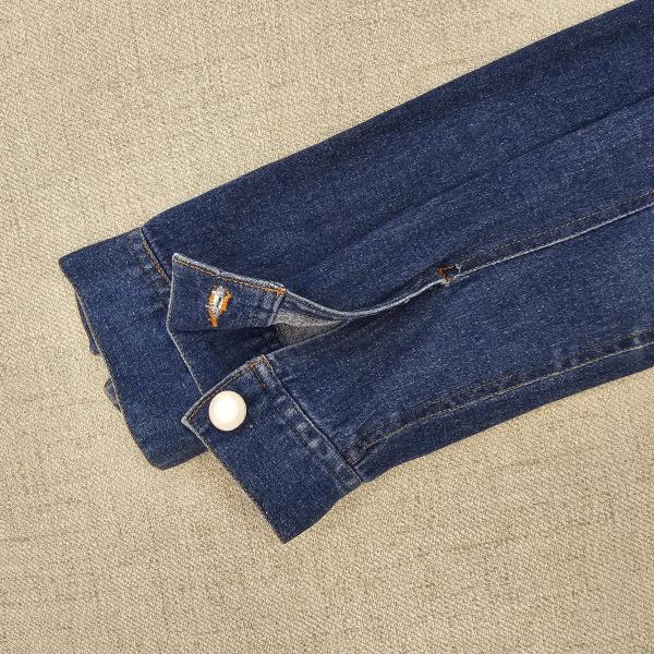 深藍合身立體剪裁牛仔外套 女上衣 / 二手女裝 / 穿搭